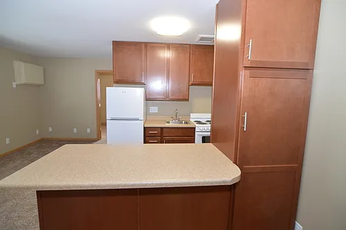 533 McCormick Ave #8 — Photo 2
