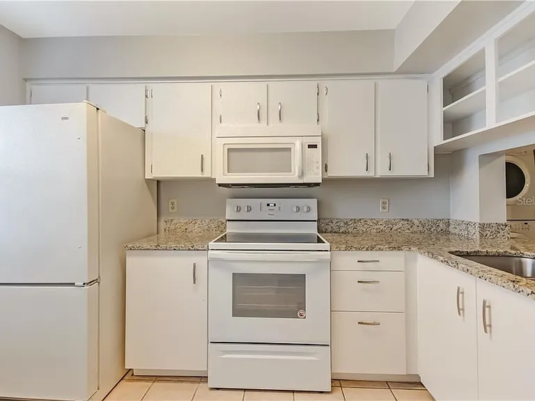 6154 Burnside Cir — Photo 7