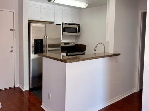 15425 Sherman Way, Los Angeles, CA