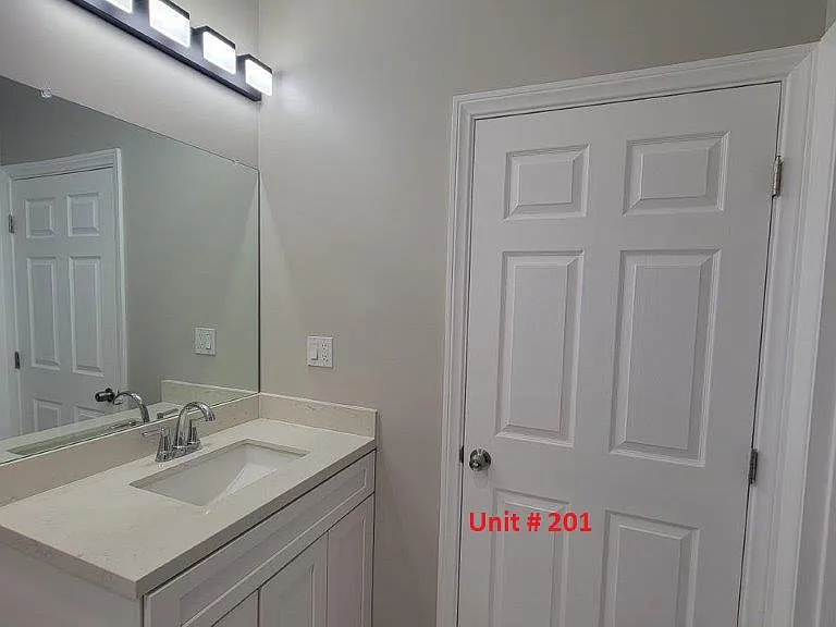 708 E Verdugo Ave #201 — Photo 8