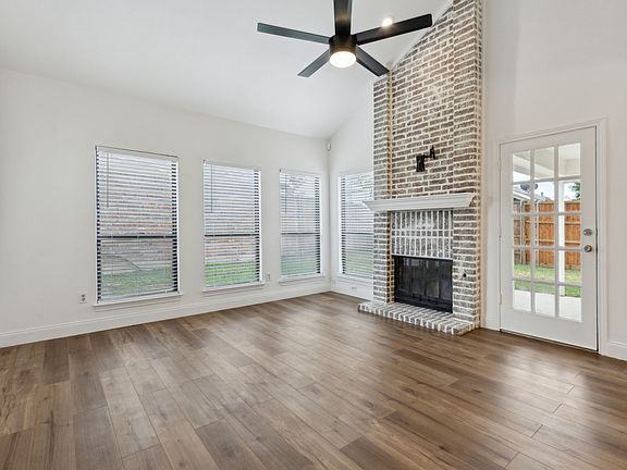 3rd image of 2100 Holly Hill Ln