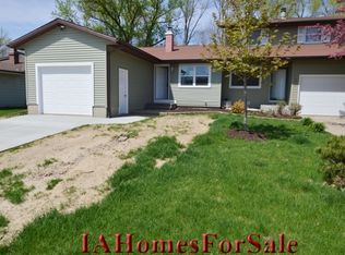 2520 Ellis View Ct NW, Cedar Rapids, IA 52405