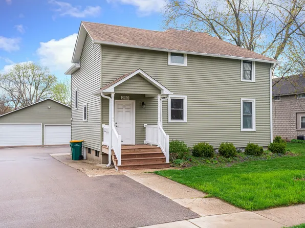 250 Mason Ct, Sycamore, IL 60178