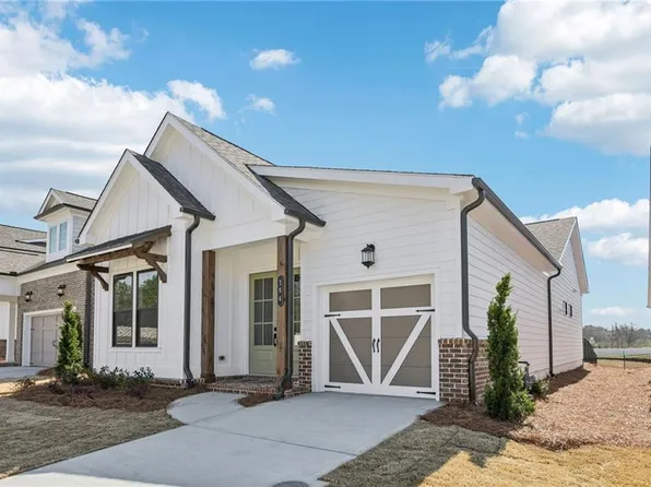 175 Herring Dr, Hoschton, GA 30548