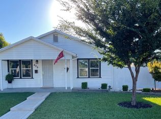 409 Oatman Ave, Sanger, CA 93657