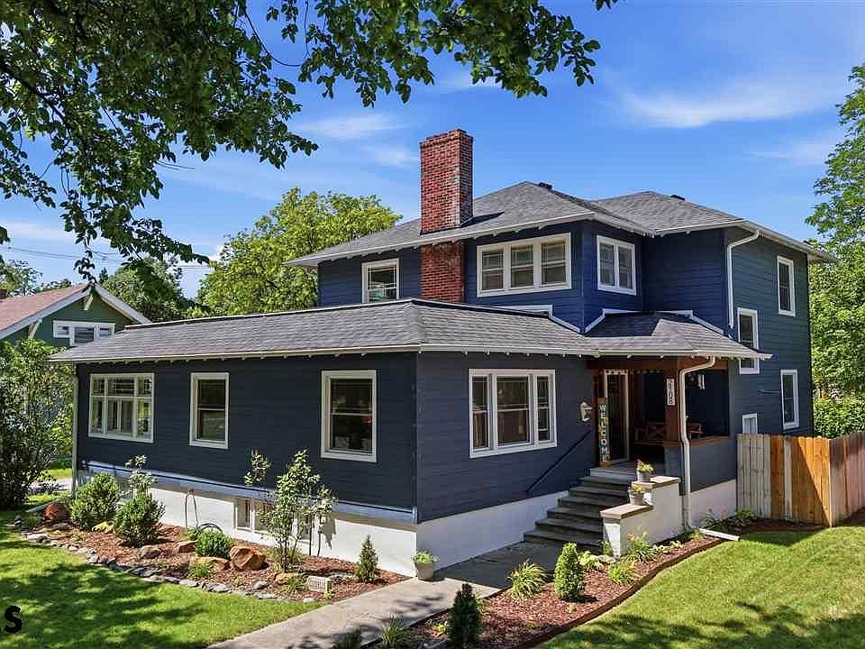 1st image of 2108 3rd Ave