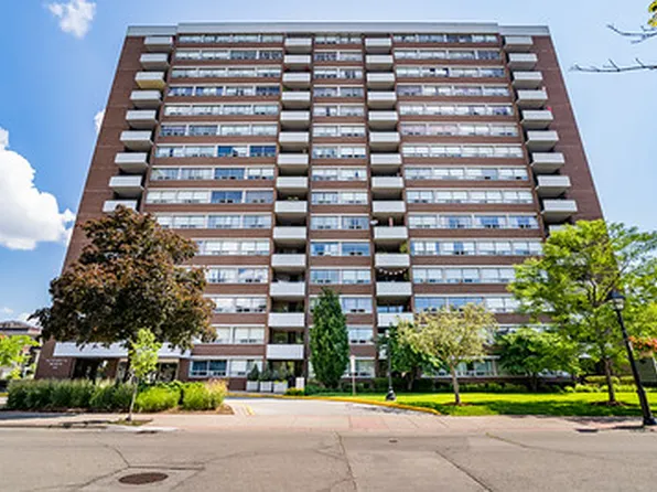 477 Elizabeth St #605, Burlington, ON L7R 2M3