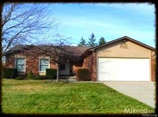 3243 Barkway Dr, Sterling Heights, MI 48310