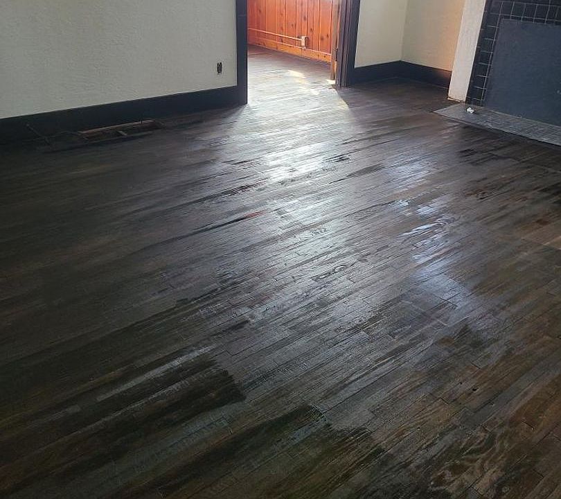 2nd image of 1303 Logan Ave APT 1