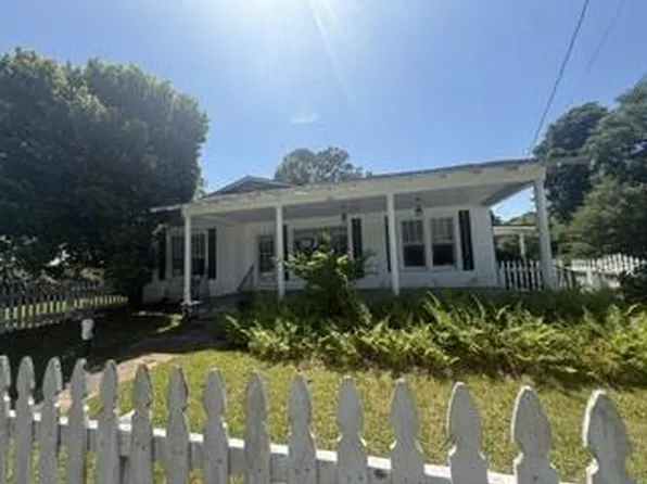 206 S Monroe St, Calhoun City, MS 38916