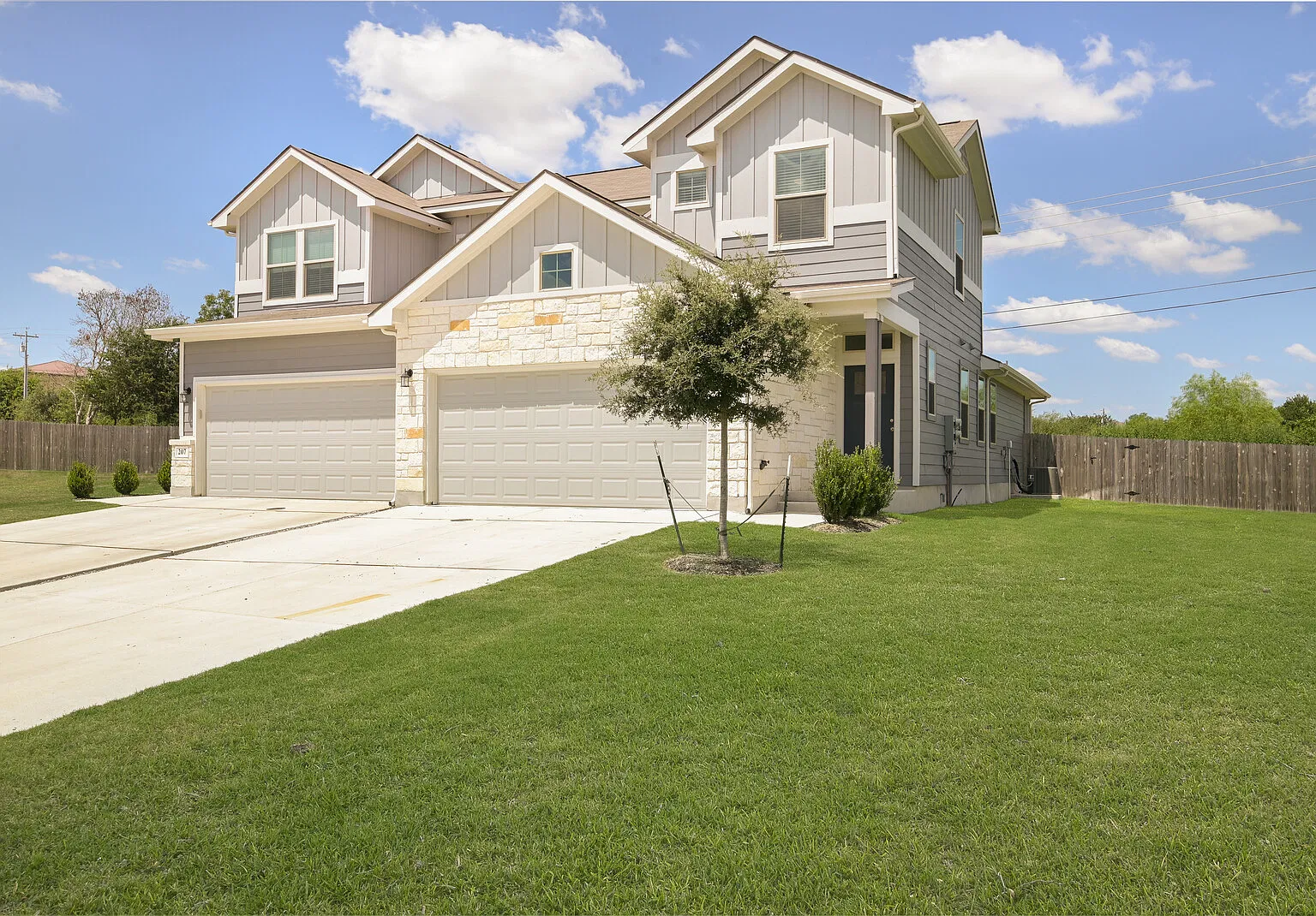 3 bed, 2.5 bath, 1595 sqft, $1,645 — Photo 2