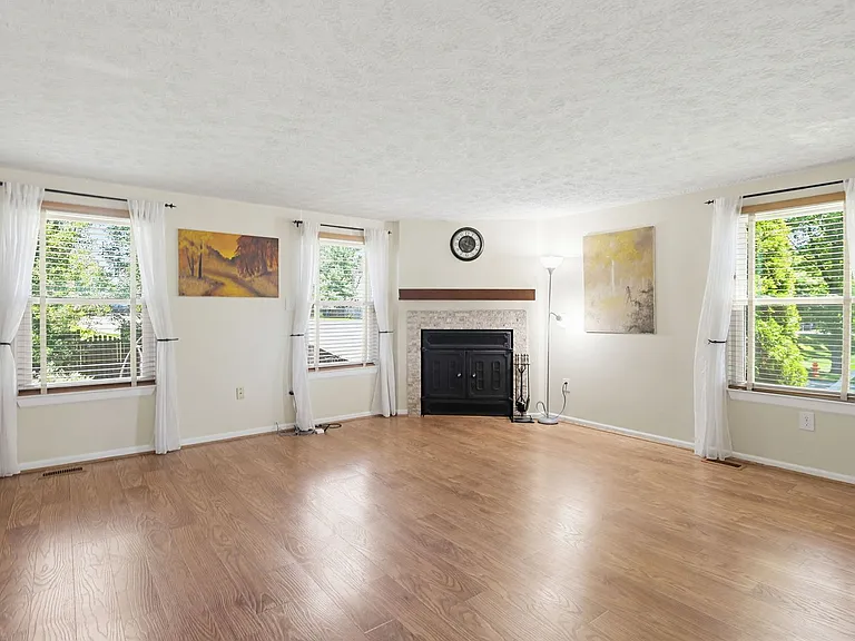 9402 Granite Hl — Photo 9