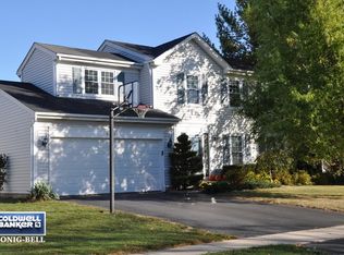 970 Saddle Creek Ln, Crystal Lake, IL 60014