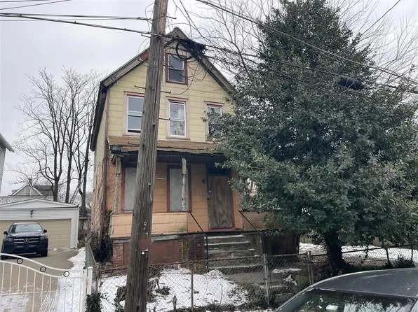 51 N Burgher Ave, Staten Island, NY 10310