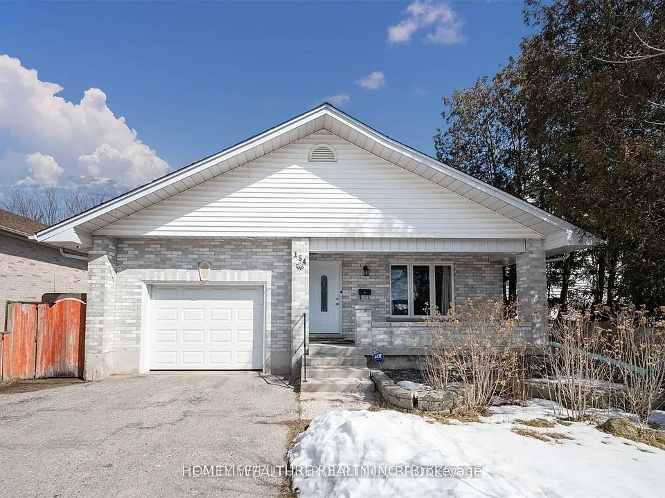 154 Sanders St