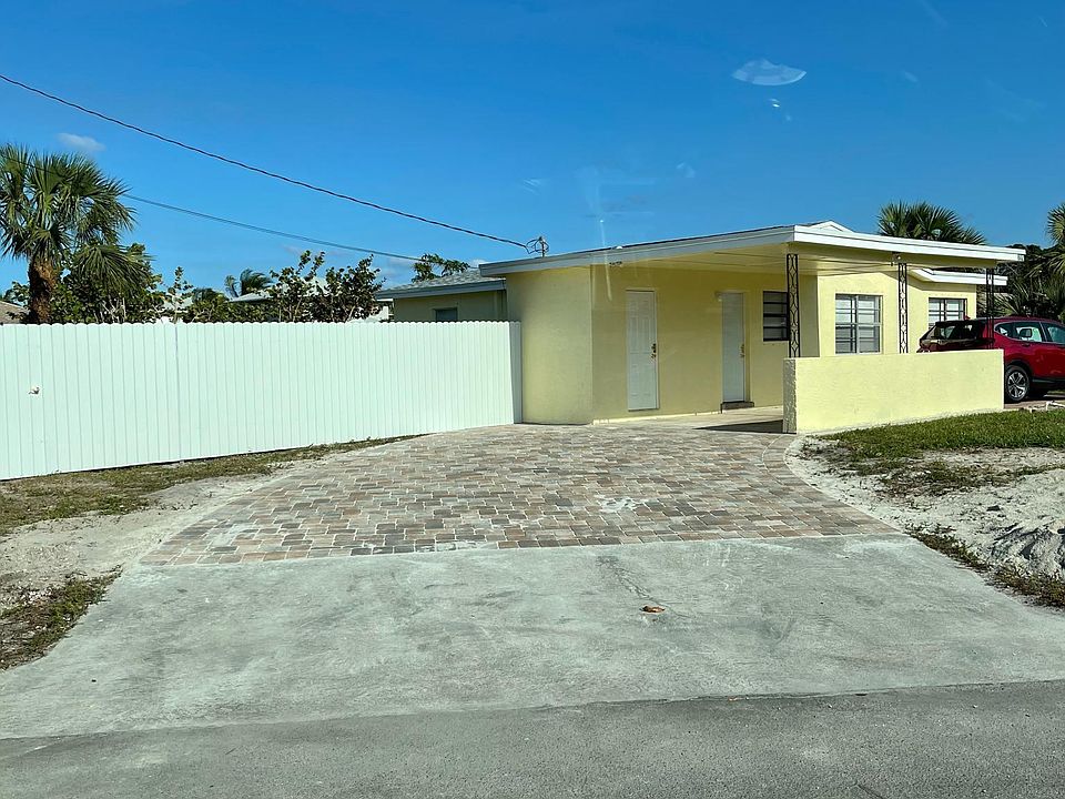 1st image of 802 NW 1st St