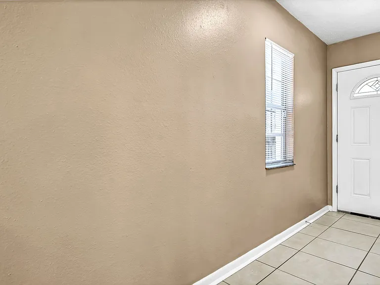 2610 E Lake Ave — Photo 6