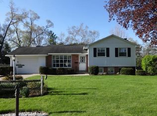 615 Rohda Dr, Waterford, WI 53185