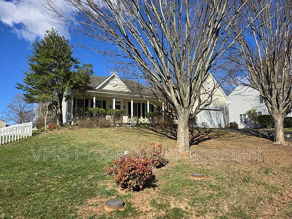 3rd image of 1105 Kearns Ct