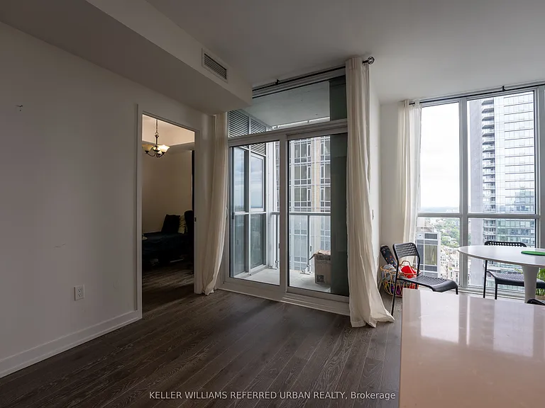 1 Yorkville Ave #3305 — Photo 2