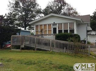 97 Walnut St, Holland, MI 49423