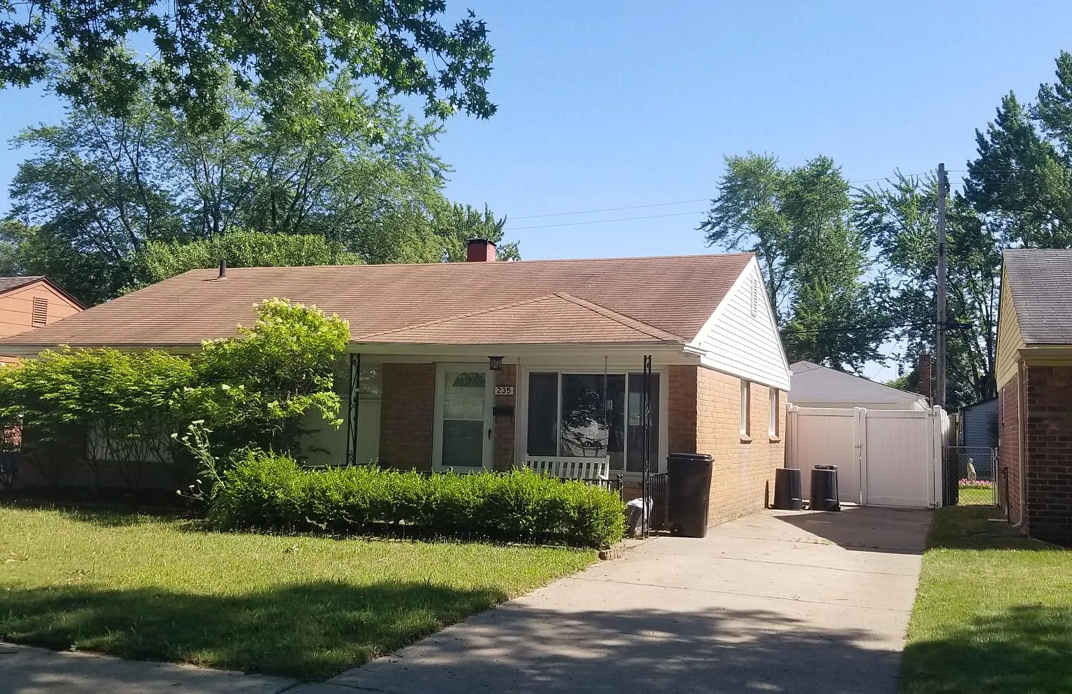235 W Farnum Ave — Photo 1