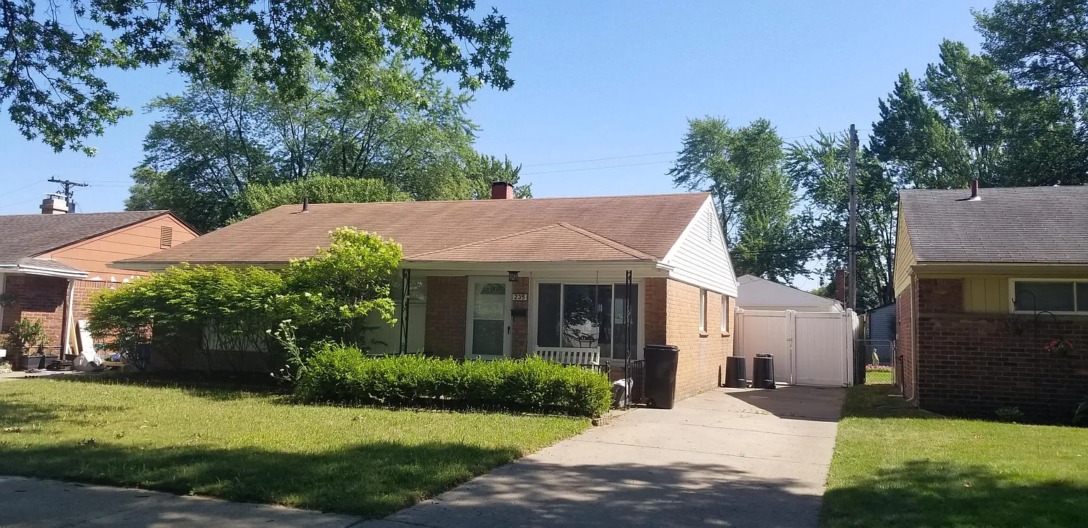 235 W Farnum Ave photo 1