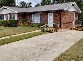 220 Allman Dr, Franklin, NC 28734