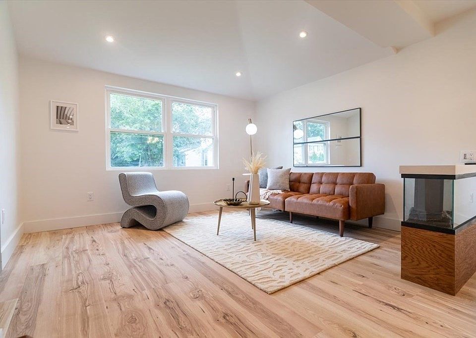 1361 Salem St, Reading, MA 01867 Zillow