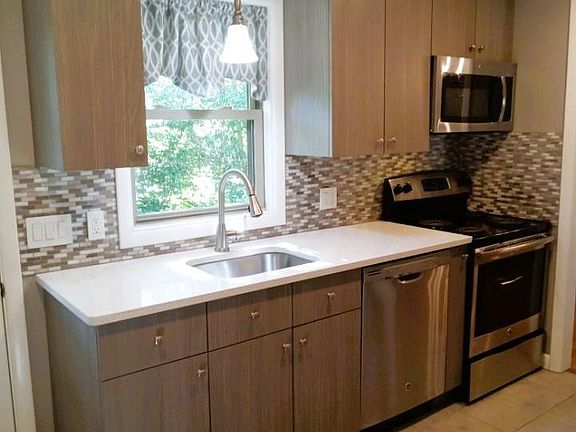 5th image of 813 Lynda Ct