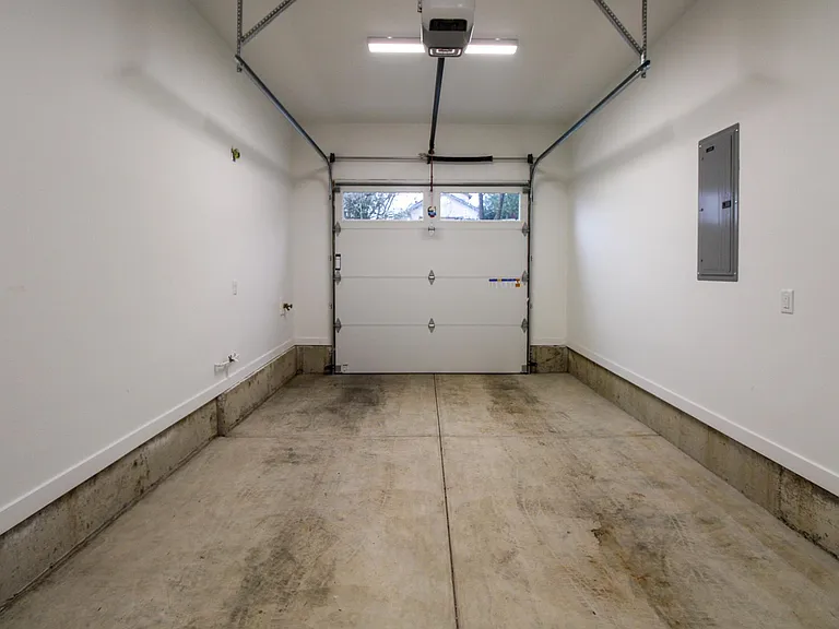 3221 Pheasant Ave SE — Photo 24