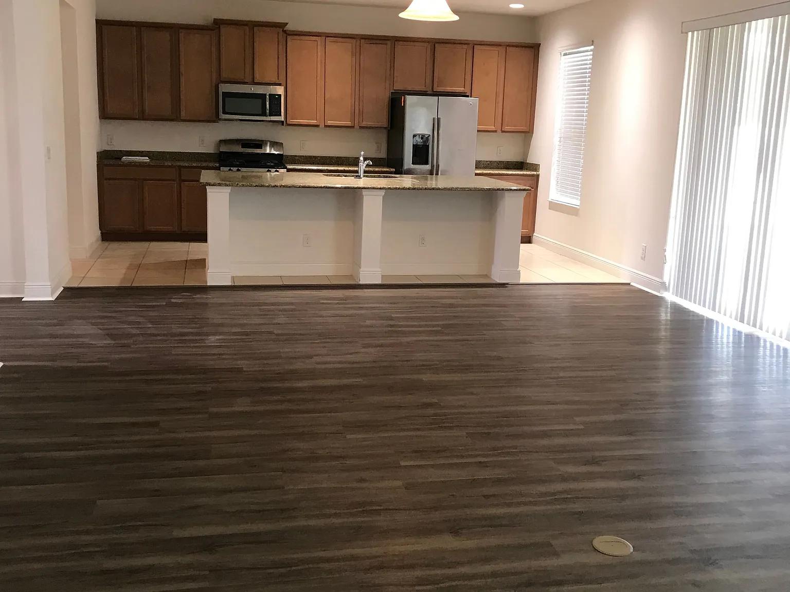 5 bed, 3638 sqft, $3,400 — Photo 4