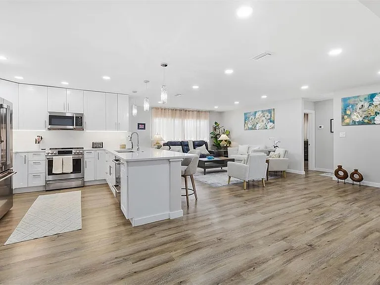 5247 Carmilfra Dr — Photo 4