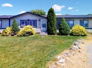 97 Columbia Rd, Burbank, WA 99323