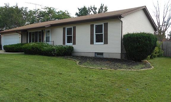3rd image of 107 Acorn Dr