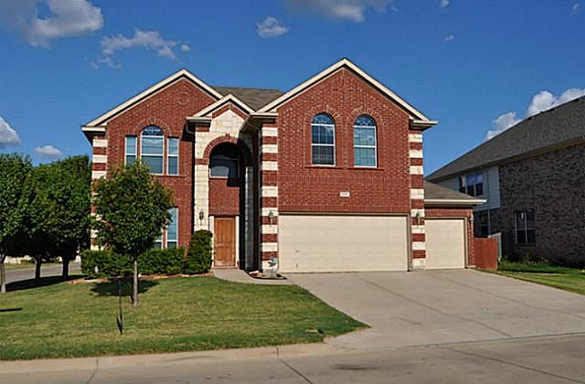 Fabulous 4-2.5-3 Home for LEASE!