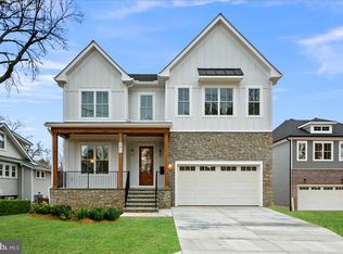 3411 17th St N, Arlington, VA 22207