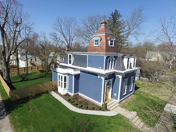 3rd image of 137 N Oak St