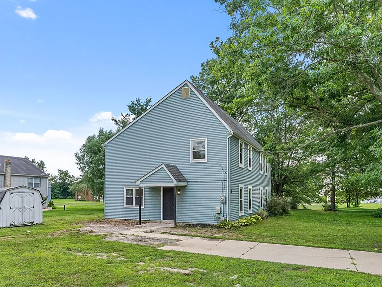 7 Andrea Dr — Photo 27