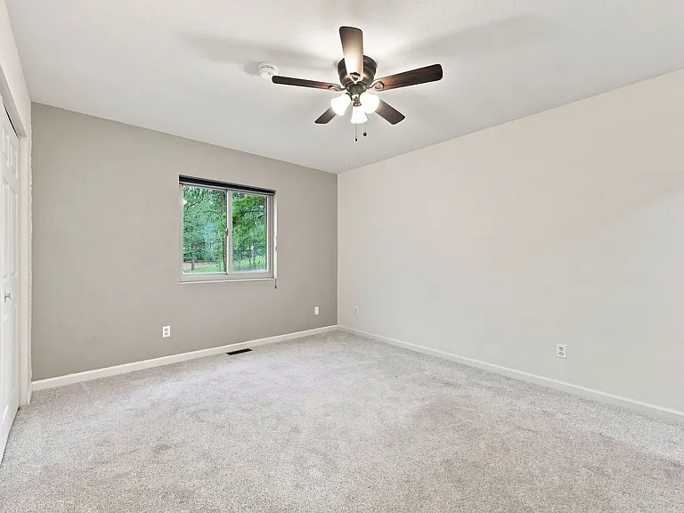 34431 Chilton Ave — Photo 11
