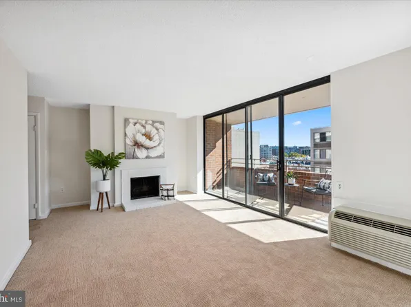 2141 P St NW APT 903, Washington, DC 20037