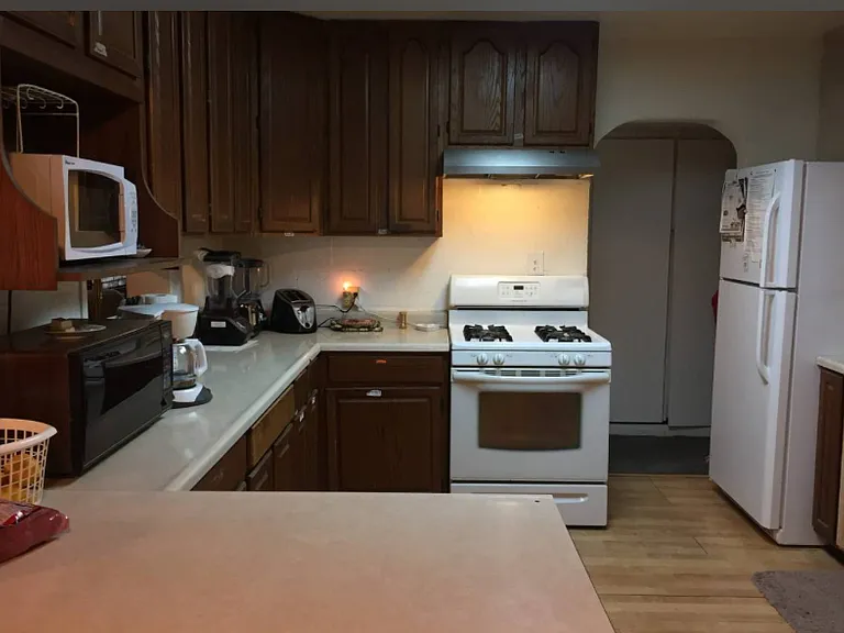 1509 Empire St — Photo 2