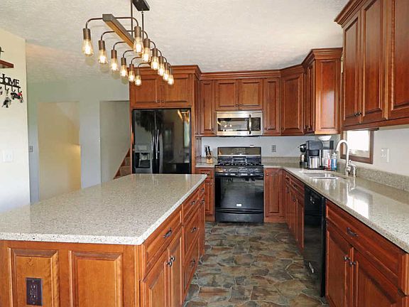 5th image of 5711 Township Road 191