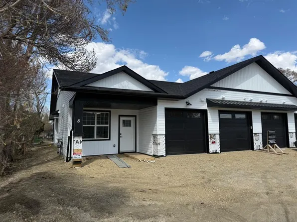 5463 N 55th Ave #4, Lacombe, AB T4L 1M1