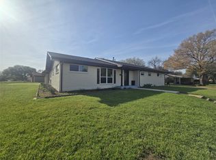 5801 Wedgworth Rd, Fort Worth, TX 76133