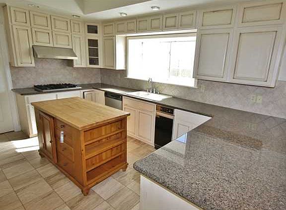 4th image of 1017 Los Jardines Cir