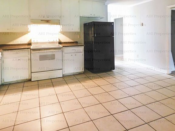 2nd image of 3105 Montwood Dr