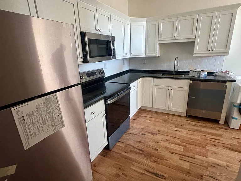 157 Green St — Photo 14