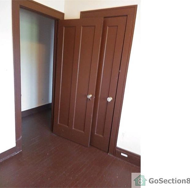 2nd image of 3206 W 100th St