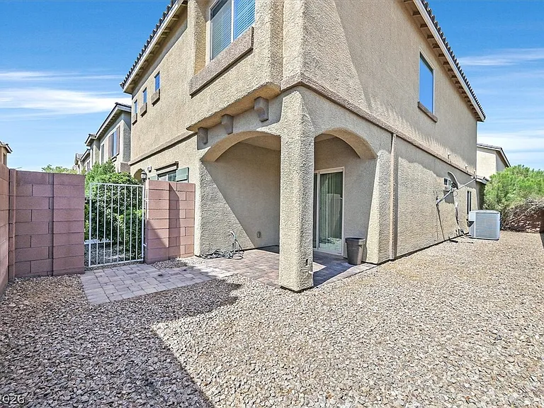 9599 Vega Carpio Ave — Photo 26